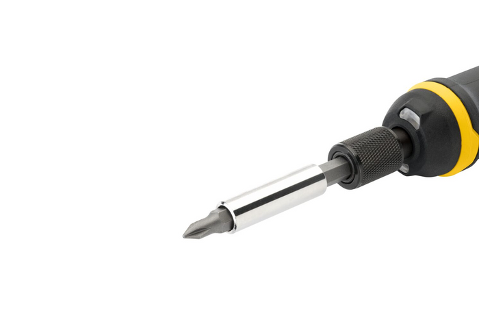 Беспроводная отвертка STANLEY 4V с зарядным устройством и битами